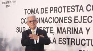 Eliel Flores Ángeles rinde protesta