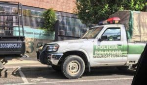 Policía de Bolivia pide a México entregar a ex funcionarios