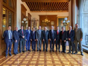 Gobernadores del PRI se reúnen con López