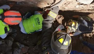 Muere trabajador tras derrumbe en excavación en la colonia Pensil