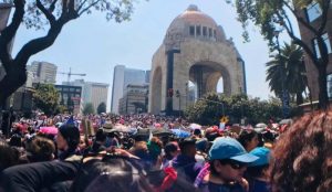 Mujeres inundan las calles de la CDMX para exigir alto a la violencia de género