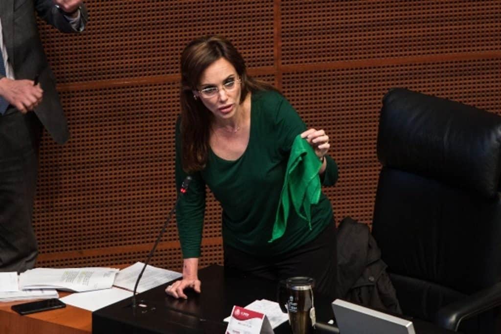 Lilly Téllez abandona la bancada de Morena en el Senado