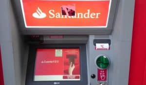 Cajeros de Santander se "tragan" tarjetas