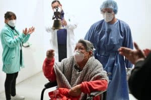 egresan 25 pacientes del Hospital de Expansión Autódromo Hermanos Rodríguez