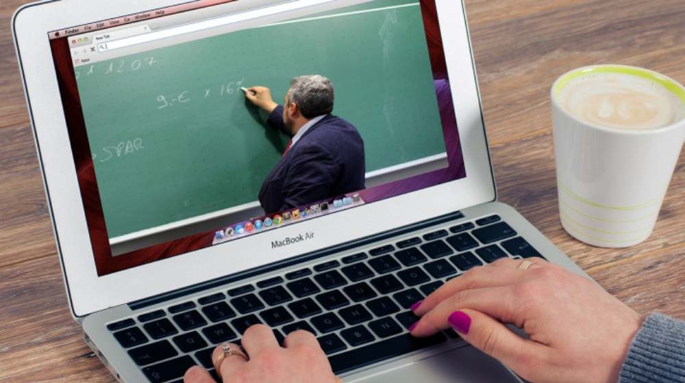 Facebook y SEP capacitará a maestros en uso de tecnología para dar clases