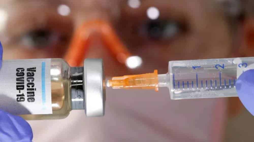Pfizer y BioNTech eligen candidata principal a vacuna contra COVID-19