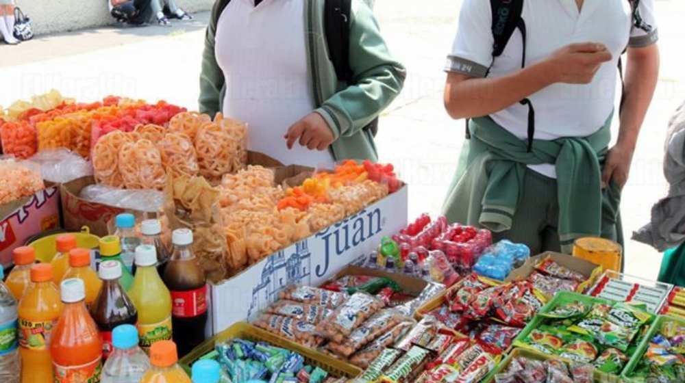 Oaxaca prohibe venta de refrescos y comida chatarra
