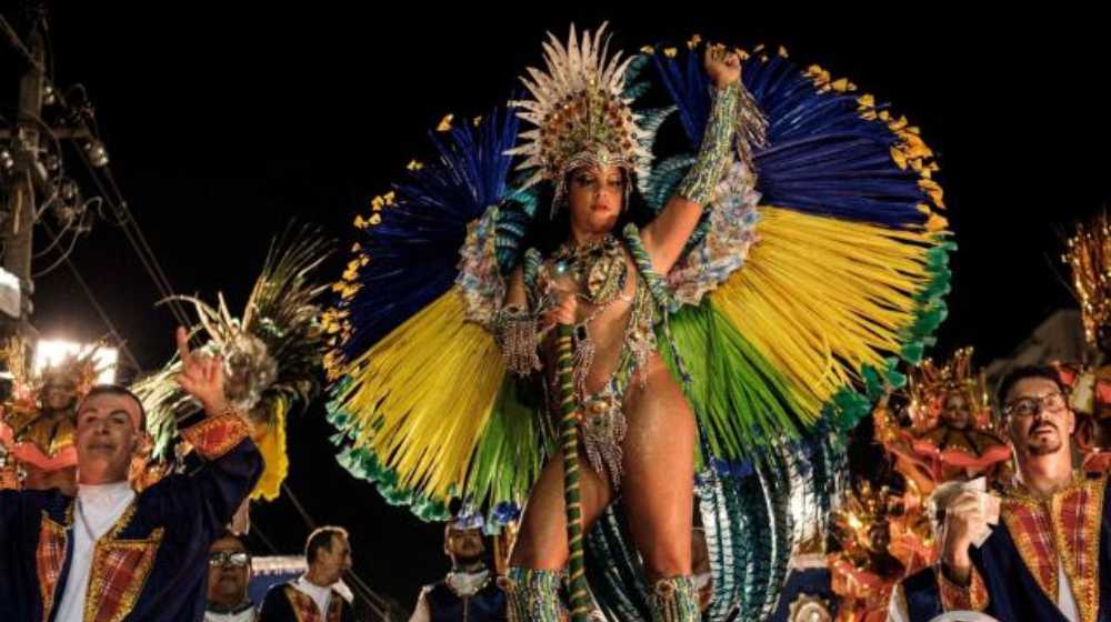 postergan Carnaval de Río de Janeiro