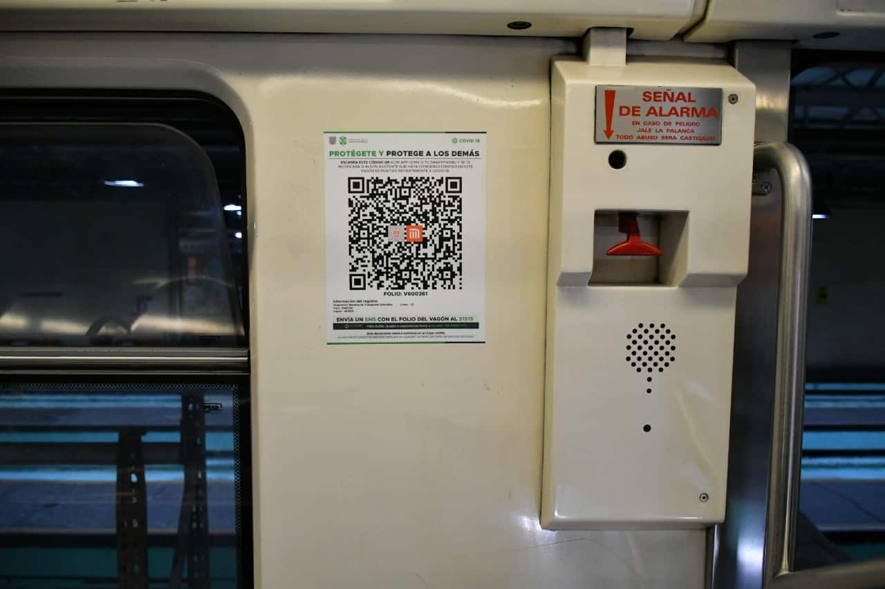 códigos QR para rastrear COVID-19 en el Metro de la CDMX
