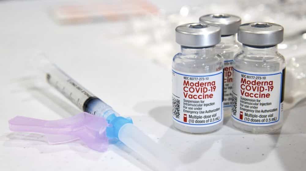 Moderna afirma que su vacuna es efectiva contra variantes de COVID-19