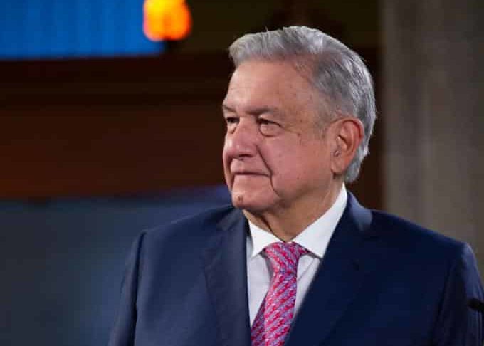 López Obrador anuncia la llegada a México un millón de vacunas contra COVID-19