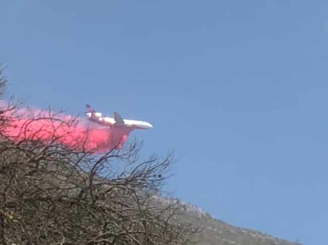 Avión DC10 combate incendio forestal en Arteaga