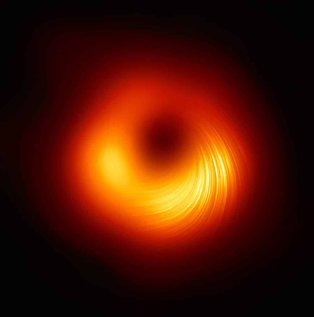 Imagen del agujero negro supermasivo en M 87 en luz polarizada