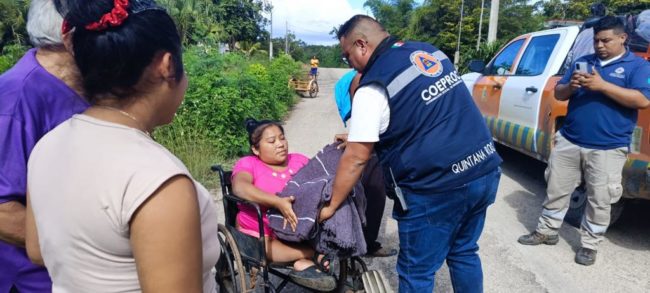 Entrega frazadas de PC a familias de comunidades en Felipe Carrillo Puerto
