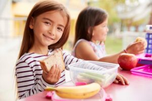 Consejos para que tus hijos tengan una alimentación saludable en la escuela