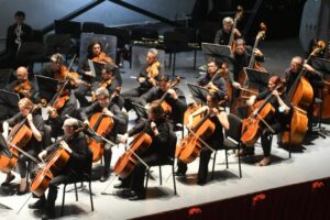 Interpreta la Orquesta Sinfónica del Estado de México a compositores mexicanos y deleita al público con un amplio repertorio de la música nacional
