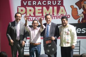 Mayores ingresos y récord de obras en Veracruz, gracias a los contribuyentes
