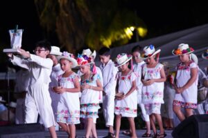 Las y los quintanarroenses celebran el 49 aniversario de Quintana Roo