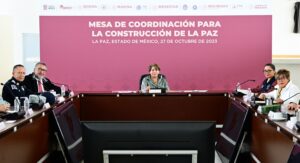 Autoridades de seguridad informan a la Gobernadora Delfina Gómez de la reducción de delitos en La Paz