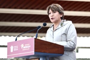 La Gobernadora Delfina Gómez destaca el humanismo mexiquense y da banderazo de salida a 60 camiones para realizar labores de limpieza en Acapulco, Guerrero