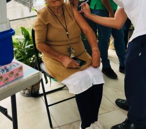 Aplicadas 379 mil 379 dosis de vacuna contra influenza en Querétaro