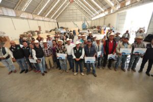 SEDEA apoya con forraje a ganaderos del Estado
