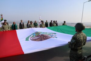 Veracruz se une a la conmemoración por el Día de la Bandera