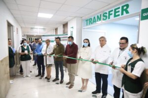 Zoé Robledo y gobernador Cuitláhuac García inauguran áreas remodeladas de hemodiálisis y quirófanos del HGR No. 1 de Orizaba