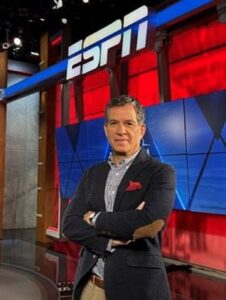 Javier Alarcón llega a la mesa de análisis de ESPN