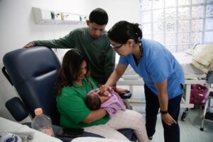 Destaca SEDESA participación de parejas durante labores de parto en el Hospital General Iztapalapa